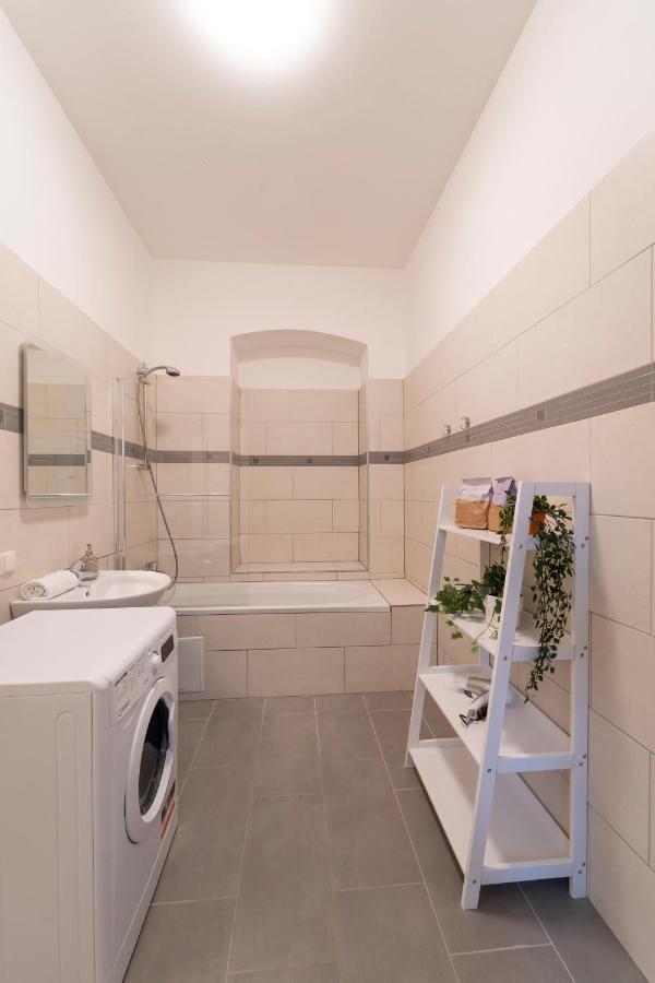 Klaus I Levestate Apartment Wina Bagian luar foto